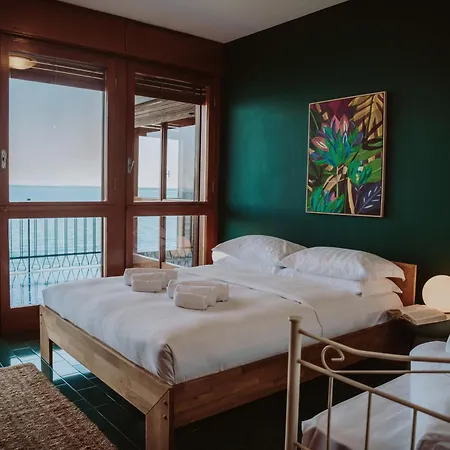 Villa Garda Dolcelago Front Moniga del Garda