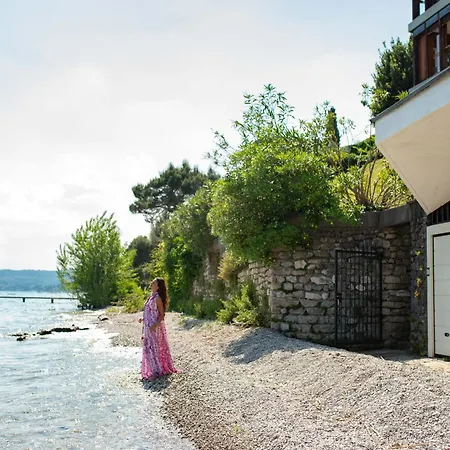 Villa Garda Dolcelago Front