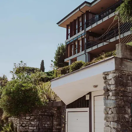 Villa Garda Dolcelago Front *