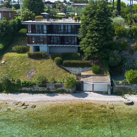 Villa Garda Dolcelago Front Moniga del Garda